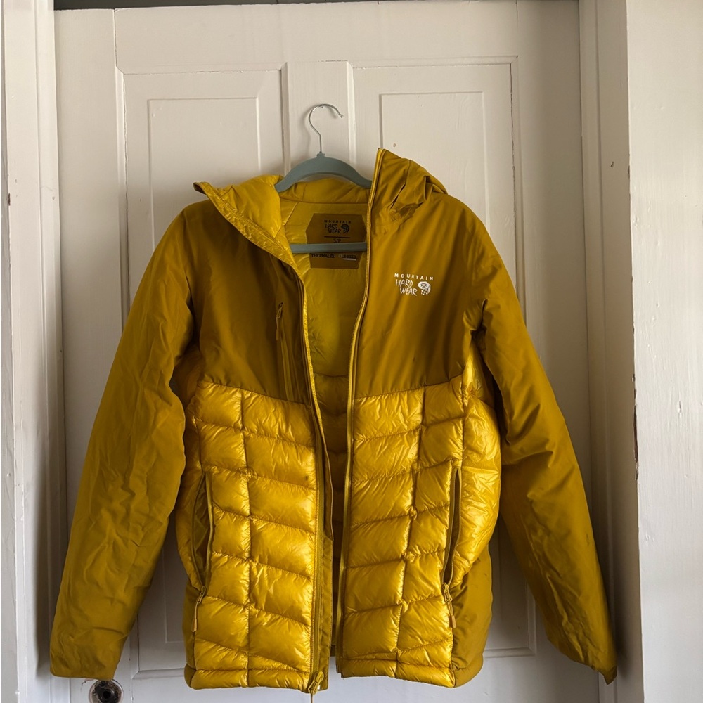 Mountain Hardwear Mustard Yellow Puffy Jacket 
Small